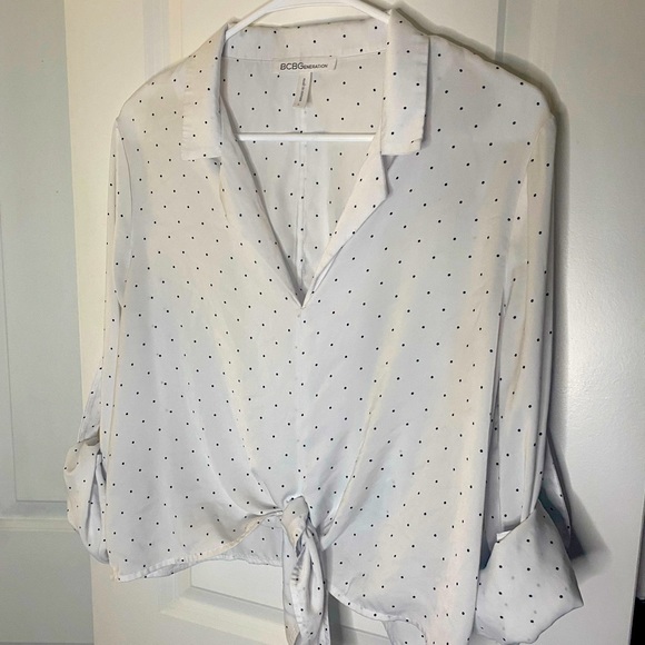 BCBGeneration front tie blouse in size L! - Picture 1 of 5